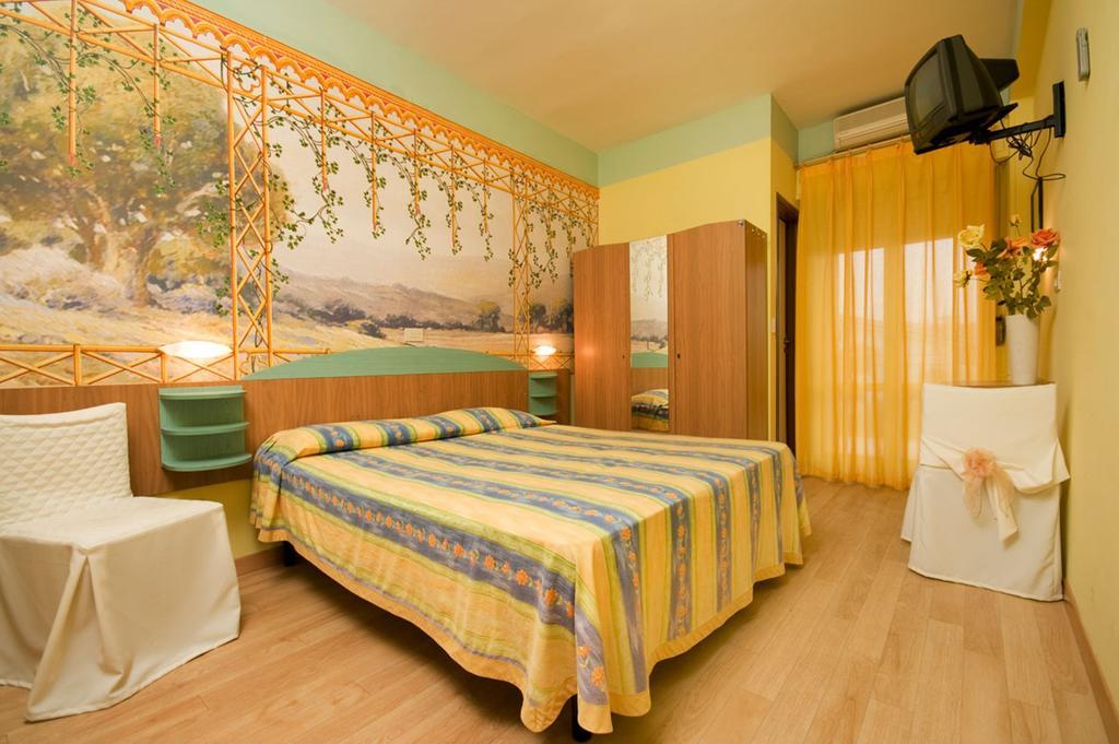 Hotel Mocambo Piscina E Spiaggia San Benedetto del Tronto Quarto foto